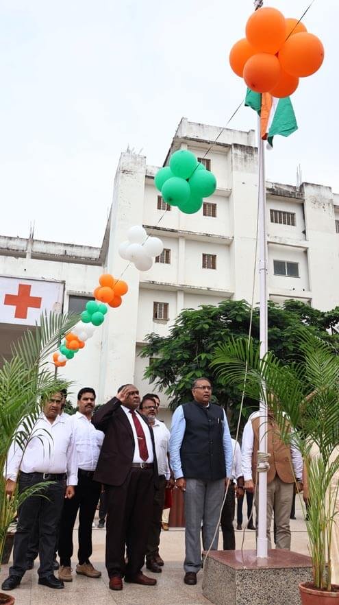 साई तिरुपति विश्वविध्यालय में स्वतंत्रता दिवस पर फैकल्टी का सम्मान