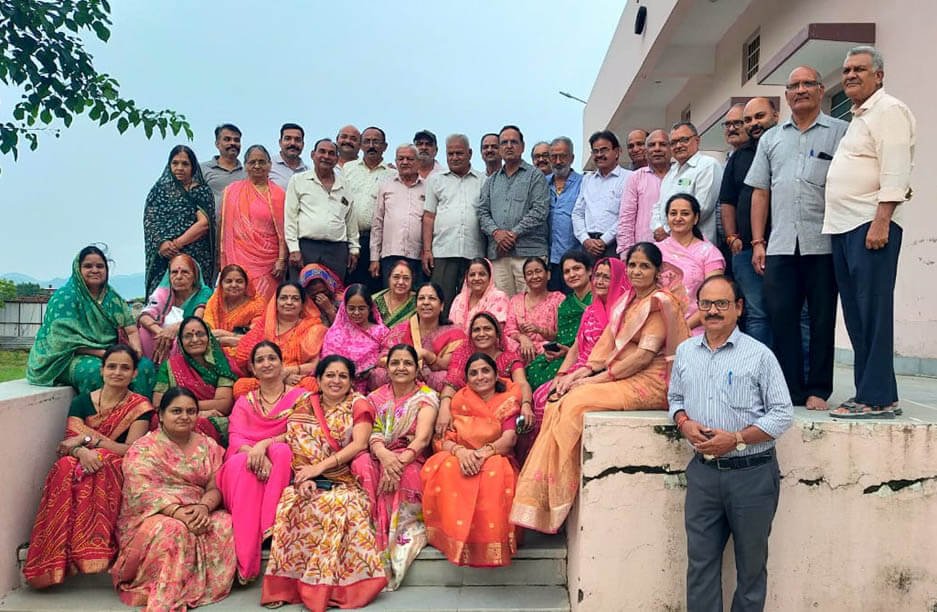 श्रीमाली समाज हरतालिका तीज सामूहिक उद्यापन – 1000 गौरनियों के लिए सुहाग सामग्री की पैकिंग, मातृशक्ति का समर्पण दिखा