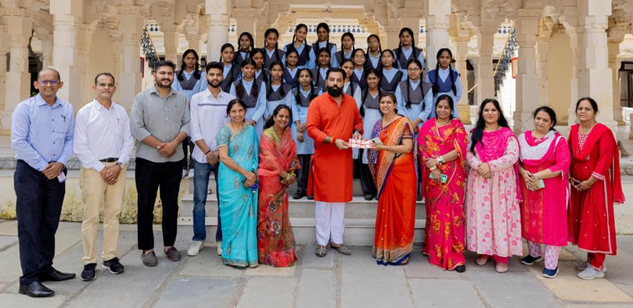 बालिका शिक्षा प्रोत्साहन में डॉ. लक्ष्यराजसिंह मेवाड ने किया मेवाड़ी परम्परा का निर्वहन
