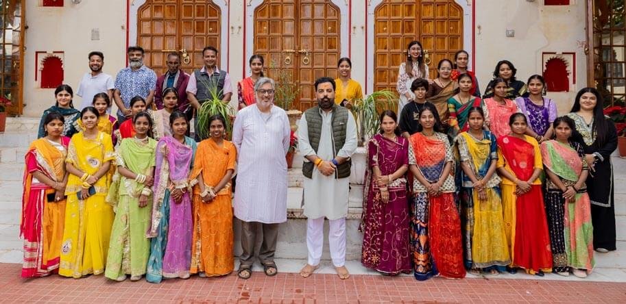 शिक्षांतर संस्थान की ‘शक्ति कन्याओं’ एवं दल ने डाॅ. लक्ष्यराज सिंह मेवाड़ से की भेंट