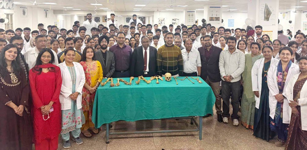 पैसिफिक इंस्टिट्यूट ऑफ़ मेडिकल साइंसेज उमरडा उदयपुर में कैडवेरिक ओथ