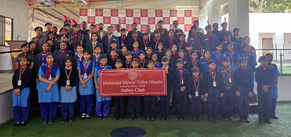 महाराणा मेवाड़ विद्या मंदिर उदयपुर में सड़क सुरक्षा जागरूकता कार्यक्रम आयोजित