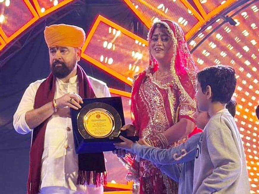 राष्ट्रीय करणी सेना फिल्म एसोसिएशन की उदयपुर जिला अध्यक्ष बनीं रोशनी बारोट