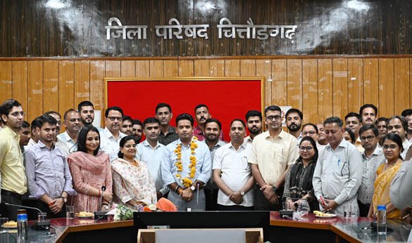 जिला कलक्टर आलोक रंजन को दी भावभीनी विदाई