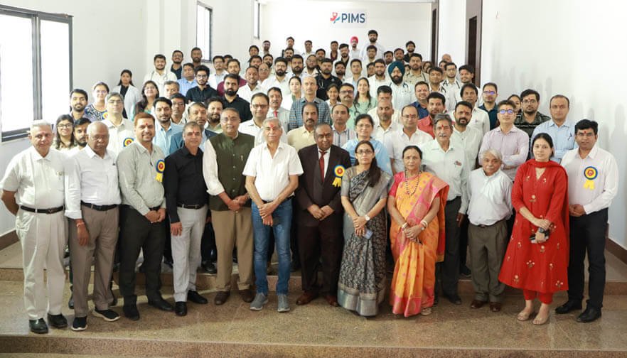 पैसेफिक इंस्टीट्यूट ऑफ मेडिकल साइंसेज (पिम्स) में नव-प्रवेशित पीजी छात्रों हेतु इंडक्शन प्रोग्राम आयोजित