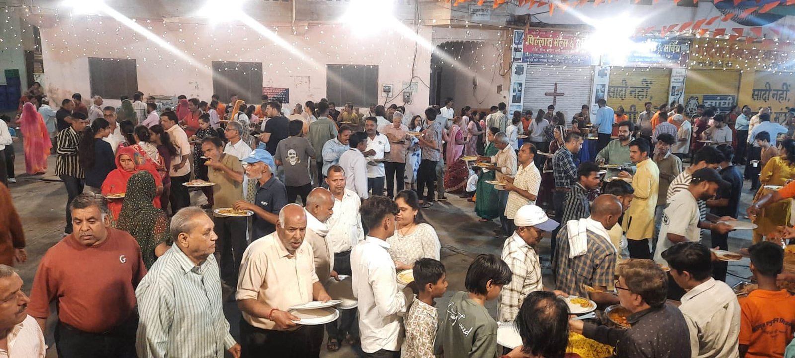 महाप्रसादी में 8000 से अधिक श्रद्धालुओं ने लिया प्रसाद का लाभ